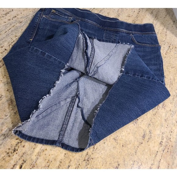 Women's Size 29 Levis Stretch Cut-off Short Skirt Frayed Hem 32x18.5" - Picture 3 of 10